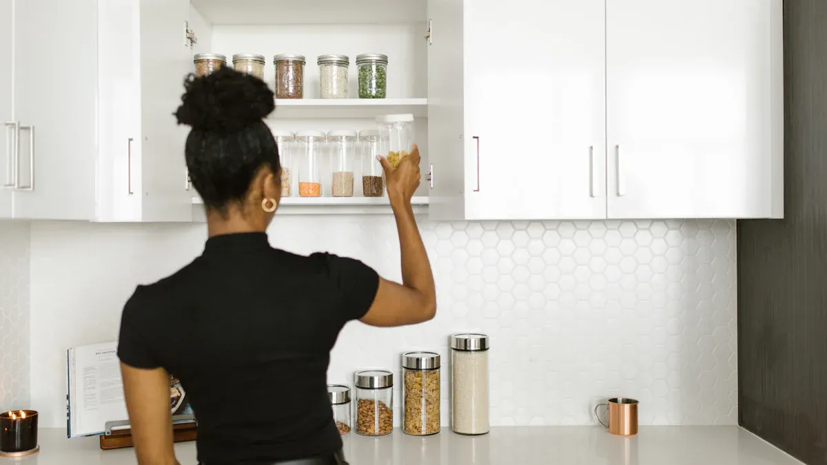 How to Organize a Small Kitchen for Maximum Efficiency