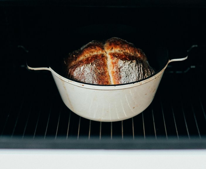 staub dutch oven cleaning